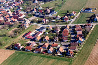 Vue aérienne de Ettendorf dans le département Bas Rhin, France
