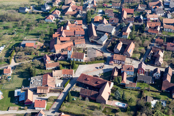 Vue d'oiseau de Ettendorf dans le département Bas Rhin, France