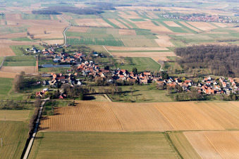 Vue aérienne de Geiswiller dans le département Bas Rhin, France