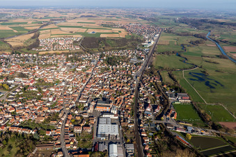 Photographie aérienne de Vue des rues et des maisons dans les quartiers résidentiels à Hochfelden dans le département Bas Rhin, France