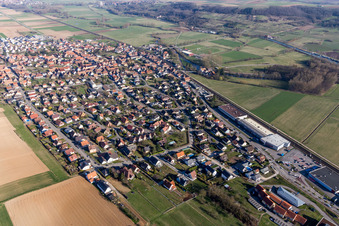 Vue d'oiseau de Hochfelden dans le département Bas Rhin, France