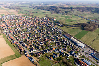 Hochfelden dans le département Bas Rhin, France vue du ciel