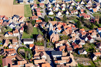 Vue aérienne de Schwindratzheim dans le département Bas Rhin, France