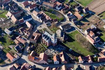 Vue d'oiseau de Schwindratzheim dans le département Bas Rhin, France