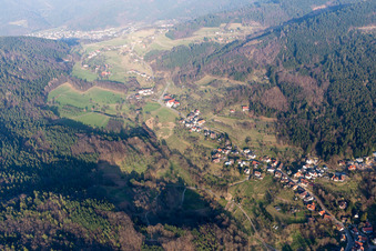 Vue aérienne de Quartier Neusatz in Bühl dans le département Bade-Wurtemberg, Allemagne