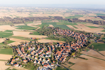 Vue aérienne de Hunspach dans le département Bas Rhin, France
