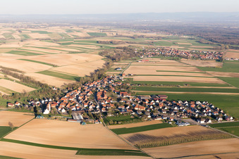 Oberrœdern dans le département Bas Rhin, France d'un drone