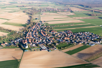 Vue aérienne de Aschbach dans le département Bas Rhin, France