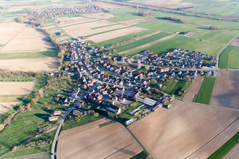 Vue oblique de Aschbach dans le département Bas Rhin, France