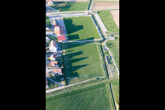 Oberlauterbach dans le département Bas Rhin, France du point de vue du drone