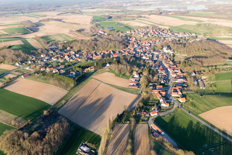 Vue oblique de Neewiller-près-Lauterbourg dans le département Bas Rhin, France