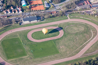 Herxheim bei Landau dans le département Rhénanie-Palatinat, Allemagne depuis l'avion