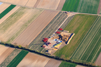 Vue aérienne de Fondation d'une éolienne au parc éolien de Hatzenbühler à Hatzenbühl dans le département Rhénanie-Palatinat, Allemagne