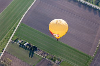 Vue aérienne de Lancement de ballons à le quartier Hayna in Herxheim bei Landau dans le département Rhénanie-Palatinat, Allemagne