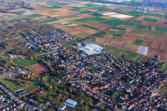 Vue aérienne de Vue de la ville depuis le nord-ouest avec Kardex Remstar à Bellheim dans le département Rhénanie-Palatinat, Allemagne