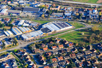 Vue aérienne de Zone industrielle de Fellach avec l'univers de cuisine StrohmeierGilb - Nous aimons les cuisines, TRÖSSER et la porcelaine de luxe à Bellheim dans le département Rhénanie-Palatinat, Allemagne