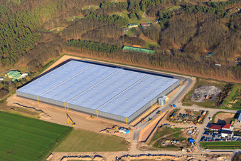 Photographie aérienne de Zone industrielle de Waldstückerring avec chantier de construction du hall logistique pour Continental Reifen GmbH et FIEGE Logistik à Bellheim dans le département Rhénanie-Palatinat, Allemagne
