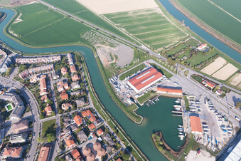 Vue oblique de Caorle dans le département Metropolitanstadt Venedig, Italie