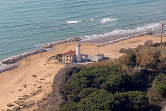 Vue oblique de Lignano Riviera dans le département Frioul-Vénétie Julienne, Italie