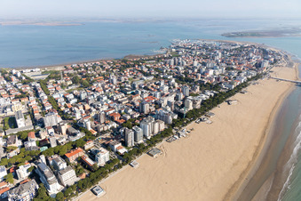 Vue aérienne de Lignano Sabbiadoro dans le département Udine, Italie