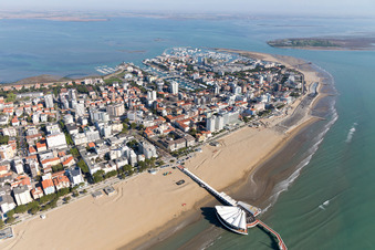 Vue aérienne de Lignano Sabbiadoro dans le département Udine, Italie