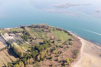 Photographie aérienne de Caserma di Canal Muro dans le département Frioul-Vénétie Julienne, Italie