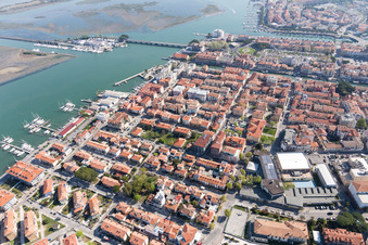 Grado dans le département Gorizia, Italie vue d'en haut