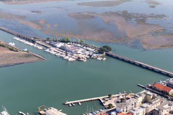 Vue d'oiseau de Grado dans le département Gorizia, Italie
