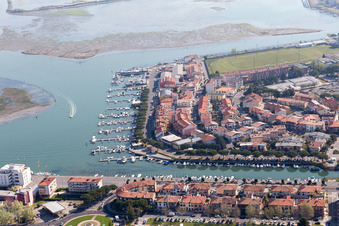 Grado dans le département Gorizia, Italie vue du ciel