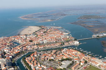 Vue oblique de Grado dans le département Gorizia, Italie