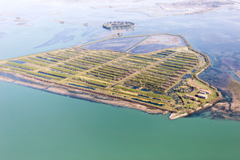 Grado dans le département Gorizia, Italie du point de vue du drone