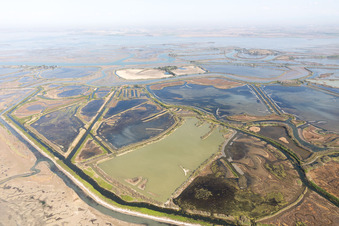 Caserma di Canal Muro dans le département Frioul-Vénétie Julienne, Italie du point de vue du drone