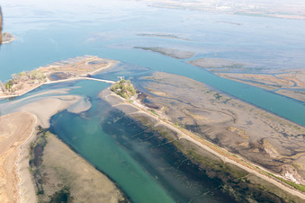 Caserma di Canal Muro dans le département Frioul-Vénétie Julienne, Italie d'un drone