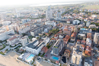Lido di Jesolo dans le département Metropolitanstadt Venedig, Italie d'en haut