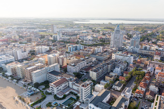 Lido di Jesolo dans le département Metropolitanstadt Venedig, Italie hors des airs