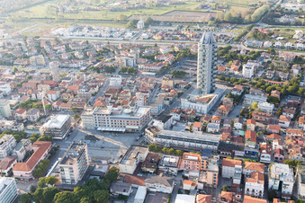 Photographie aérienne de Vue de la ville du centre-ville de Vénétie à Lido di Jesolo dans le département Metropolitanstadt Venedig, Italie