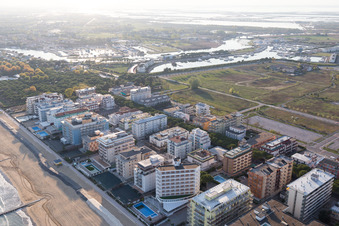 Jesolo dans le département Metropolitanstadt Venedig, Italie hors des airs