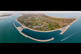Vue aérienne de Île artificielle pour la protection contre les inondations du Lido di Venezia Isola Artificiale del Baccan di Sant'Erasmo près de Punta Sabbioni en Vénétie à Venedig dans le département Metropolitanstadt Venedig, Italie