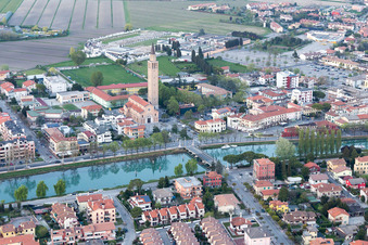 Jesolo dans le département Metropolitanstadt Venedig, Italie vue du ciel