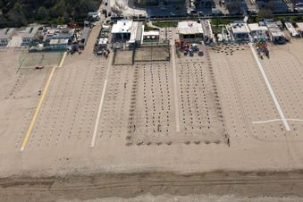 Photographie aérienne de Pinarella dans le département Émilie-Romagne, Italie