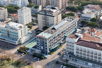Cesenatico dans le département Forlì-Cesena, Italie d'en haut