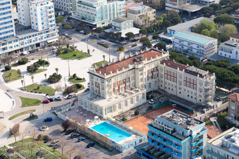 Cesenatico dans le département Forlì-Cesena, Italie hors des airs