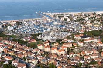 Vue aérienne de Cesenatico dans le département Forlì-Cesena, Italie