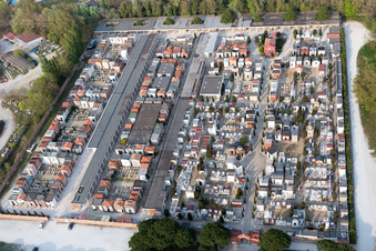 Cesenatico dans le département Forlì-Cesena, Italie hors des airs