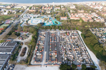 Cesenatico dans le département Forlì-Cesena, Italie vue d'en haut