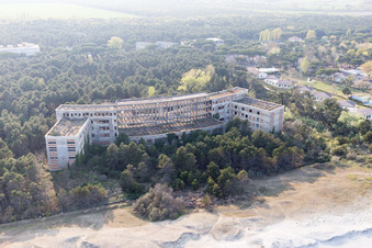 Ancien camp de loisirs pour enfants fascistes Colonia Varese sur la mer Adriatique à Milano Marittima en Émilie-Romagne à Cervia dans le département Ravenna, Italie hors des airs