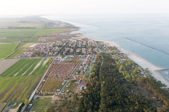 Vue aérienne de Lido DI Dante dans le département Émilie-Romagne, Italie