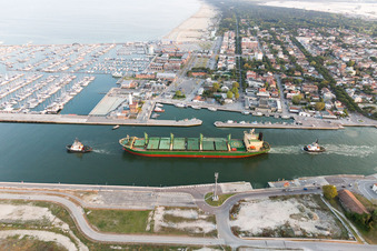 Porto Corsini dans le département Émilie-Romagne, Italie vue d'en haut