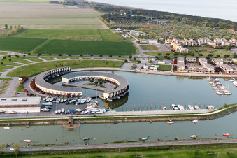 Casalborsetti dans le département Émilie-Romagne, Italie hors des airs