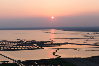 Vue aérienne de Lido di Spina dans le département Émilie-Romagne, Italie